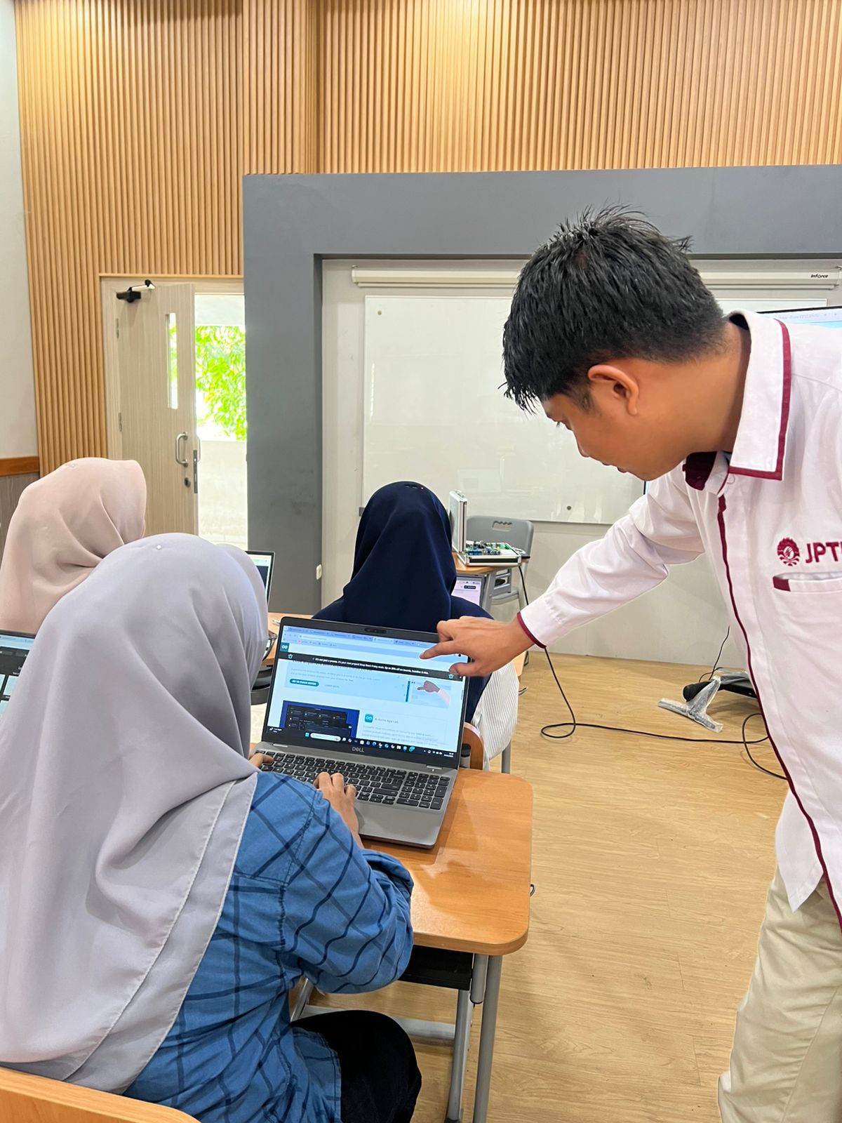 Pelatihan Pemrograman Dasar Algoritma